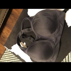 Set of 2 sports bras